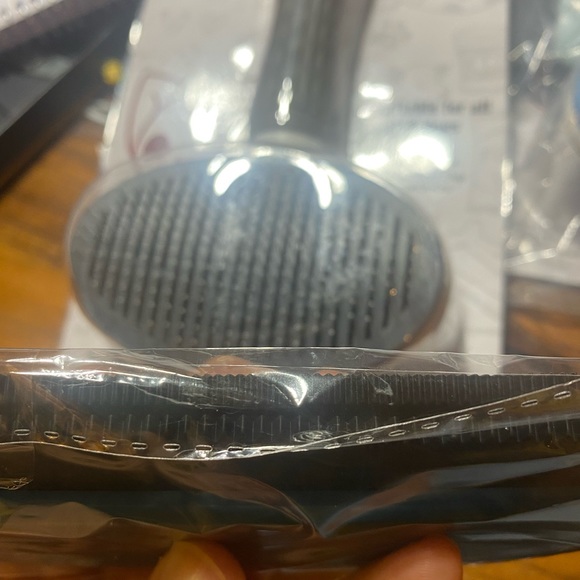 Cat/Dog Brush with extra comb pack - Picture 5 of 11